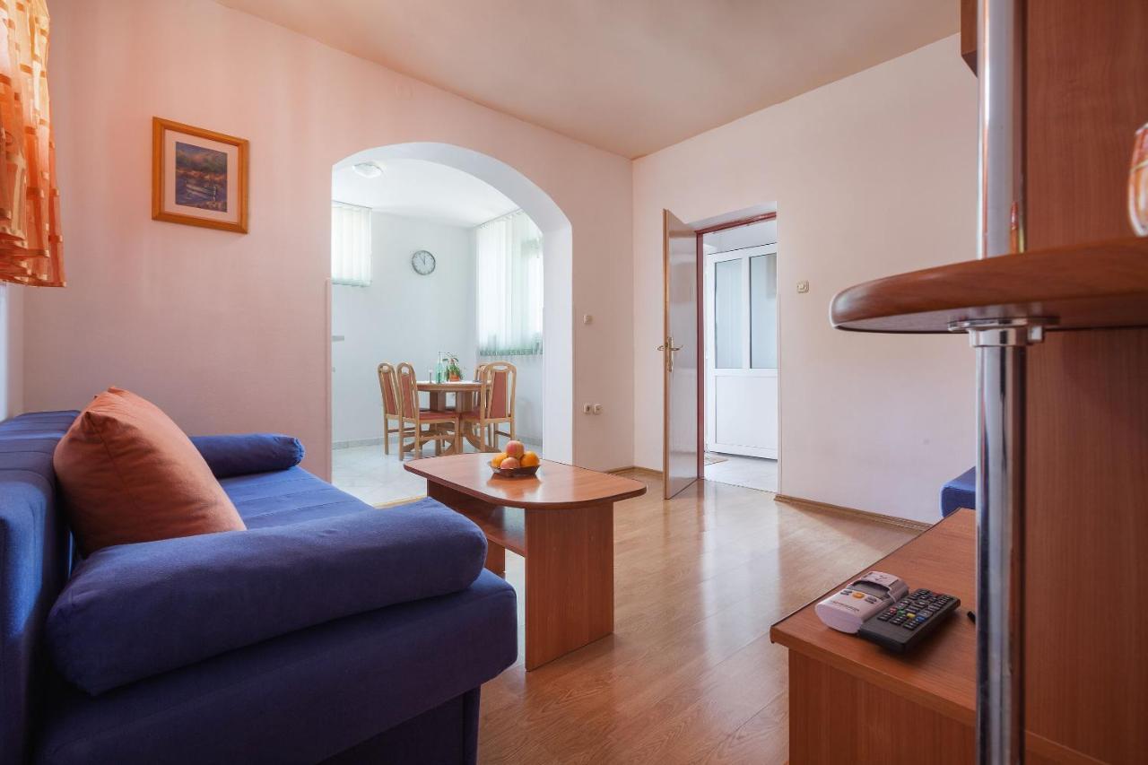 Apartments Dragan Baška Voda Esterno foto