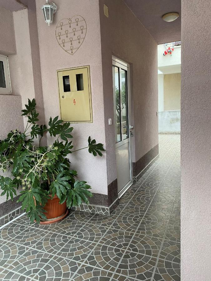 Apartments Dragan Baška Voda Esterno foto