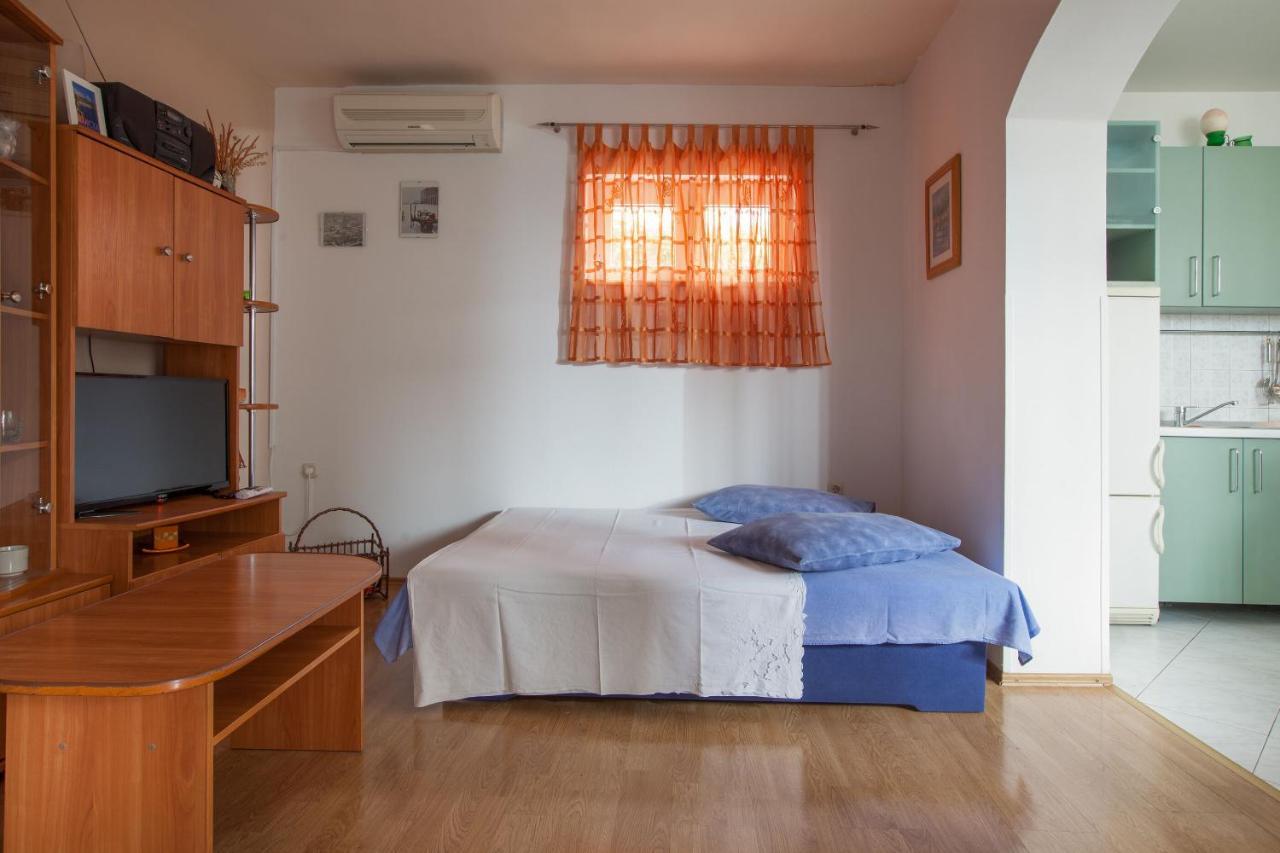 Apartments Dragan Baška Voda Esterno foto