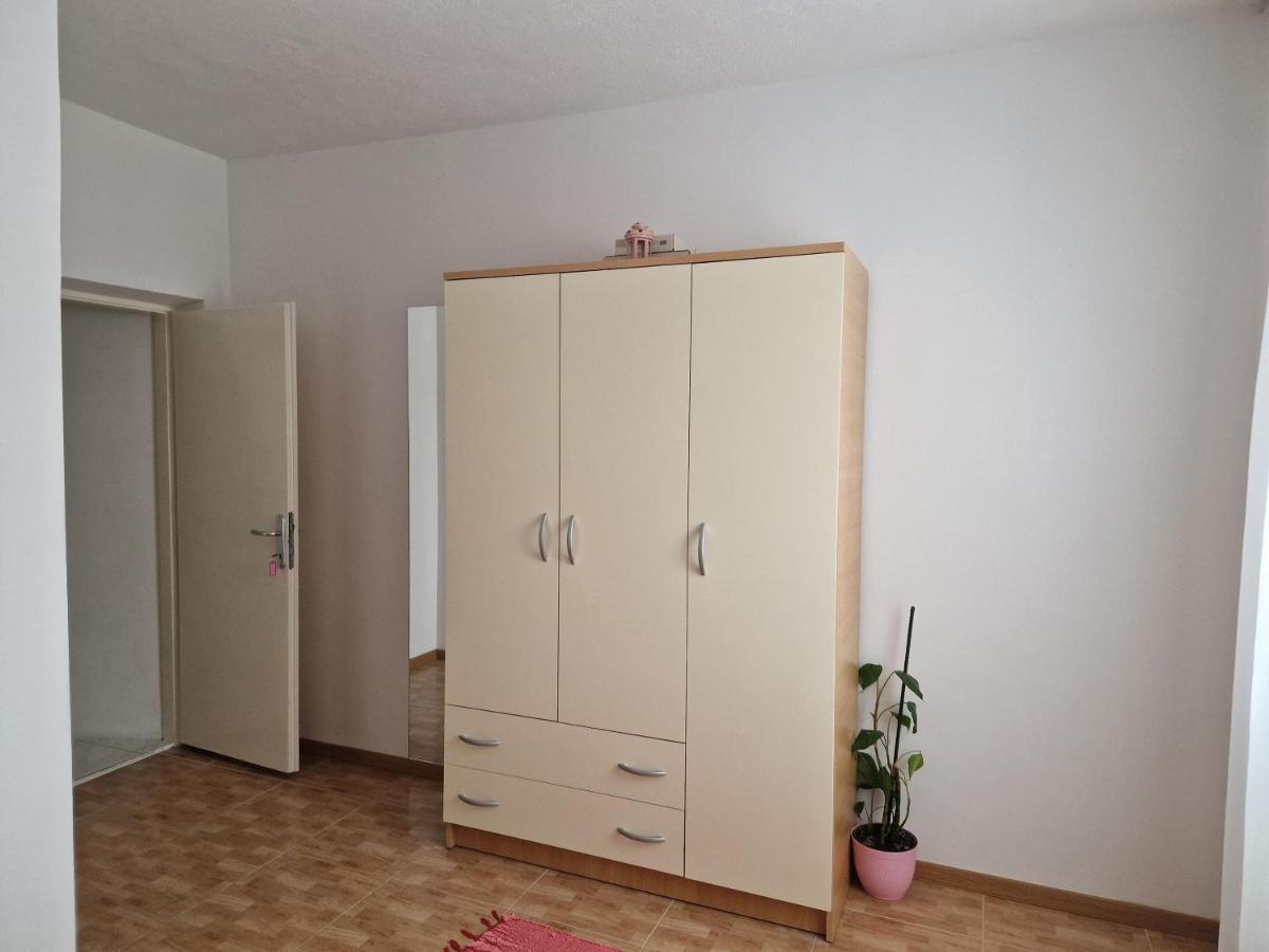 Apartments Dragan Baška Voda Esterno foto